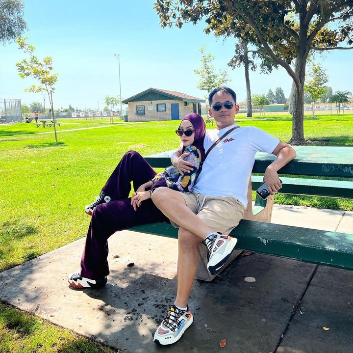 <p>Sebelumnya, Zaskia mengaku tak pernah berminat untuk pergi berlibur ke Amerika, Bunda. Namun momen bulan madu kali ini bertepatan dengan urusan Zaskia untuk menghadiri sebuah acara di sana. (Foto: Instagram @zaskiadyamecca)</p>