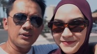 <p>Di sana, Zaskia dan Hanung juga menyapa para penonton dari film yang baru saja diluncurkan, yaitu Miracle in Cell No. 7. Hanung mengatakan, film tersebut dirilis pada 8 September sebagai kado hadiah ulang tahun sang istri. (Foto: Instagram @hanungbramantyo)</p>