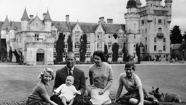 img-title Menguak Fakta Istana Balmoral, Tempat Ratu Elizabeth II Embuskan Napas Terakhir