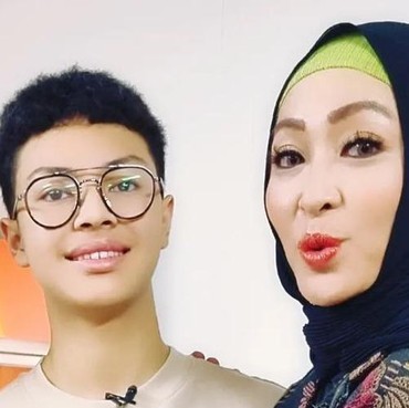 Sosok Keanu Massaid Kuatkan Angelina Sondakh yang Kehilangan Ayah