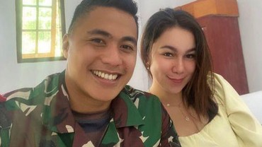 img-title Aprilio Manganang Umumkan Segera Menikahi Sang Kekasih