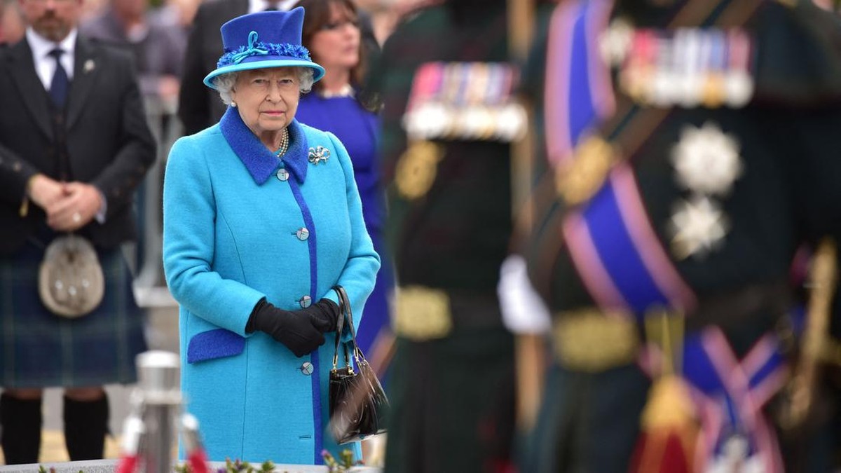FOTO: Mengenang Ratu Elizabeth II Lewat Busana Cerah dan Topi