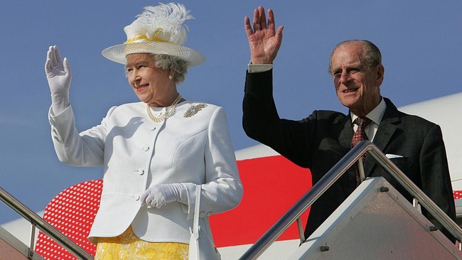 Ratu Elizabeth II acap dilihat sebagai simbol kerajaan kolonial, sebuah institusi yang memperkaya diri melalui kekerasan, perampasan, dan penindasan.