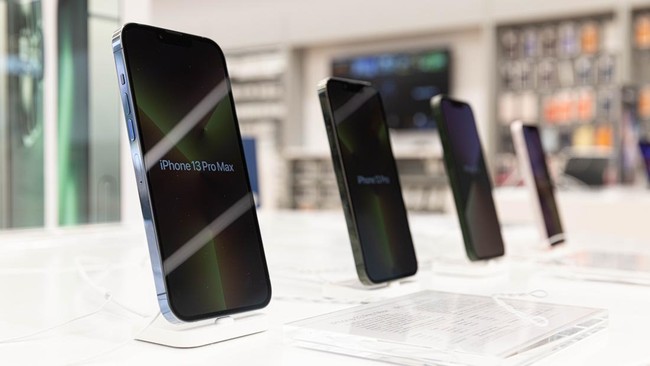 Apple bakal meluncurkan ponsel seri terbaru iPhone 15 pada Selasa (12/9). Simak fitur-fitur baru dan perubahan di iPhone 15.