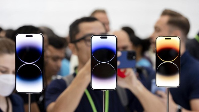 China melarang para pejabat hingga pegawai di instansi-instansi pemerintah pusat untuk tidak menggunakan iPhone. Simak alasannya.