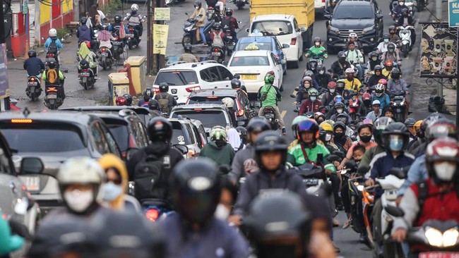 Kawasan penyangga ibu kota, Depok, Jawa Barat menempati posisi teratas sebagai kota dengan polusi terburuk di Indonesia pada Rabu (30/8) pagi.