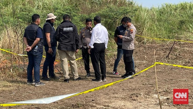 Polisi menyelidiki temuan mayat hangus terbakar tanpa kepala yang ditemukan di semak-semak Pantai Marina Semarang, diduga ASN Pemkot yang dilaporkan hilang.