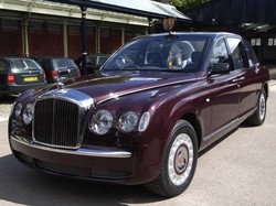 Istimewa! Mobil Limosin Rp 170 M Elizabeth II, Bodi Anti Peluru-Ledakan