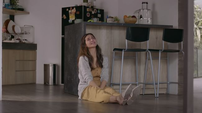 Film Indonesia tentang percintaan kerap membuat penonton ikut terbawa perasaan dengan kisah yang disuguhkan. Berikut film Indonesia bikin baper.