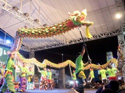 Hadrah-Barongsai Ramaikan Festival Pendalungan HUT Ke-663 Probolinggo