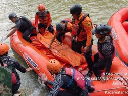 Tercebur ke Sungai Cikaniki Saat Cari Rongsokan, Pria di Bogor Tewas