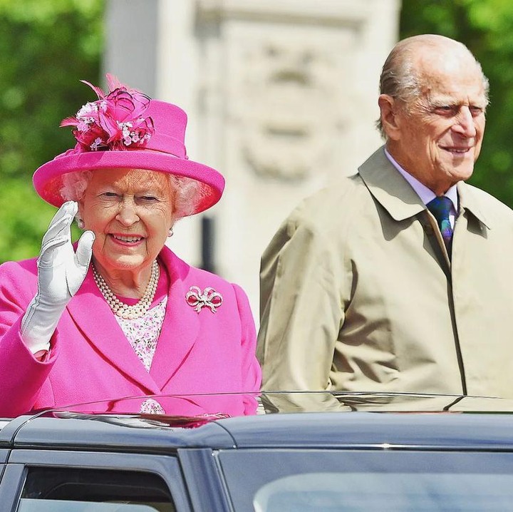 <p>Semasa hidupnya, Ratu Elizabeth II hidup harmonis bersama sang suami, Pangeran Philip, Duke Edinburgh. Keduanya menikah pada 1947 silam dan berpisah di tahun lalu ketika Pangeran Philip meninggal dunia. (Foto: Instagram @theroyalfamily)</p>