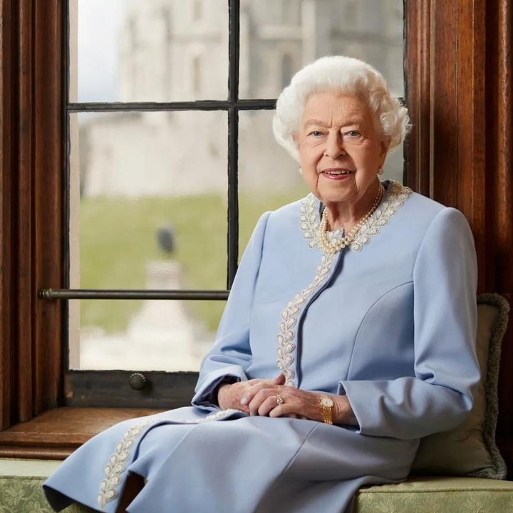 <p>Setelah menjadi menyandang gelar sebagai ratu, Elizabeth pindah Istana Buckingham untuk menjalani tugas. Ia telah memerintah selama 70 tahun dan baru saja memperingatinya di acara Yubileum Platinum Elizabeth II belum lama ini. (Foto: Instagram @theroyalfamily)</p>