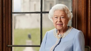 GAYA PARENTING RATU ELIZABETH 11