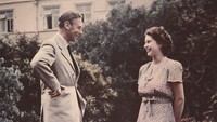 <p>Pemilik nama asli Elizabeth Alexandra Mary itu lahir di Mayfair, London, pada 21 April 1926. Ia merupakan anak pertama Pangeran Albert yang kemudian menjadi Raja George VI dan Elizabeth Angela Marguerite Bowes-Lyon atau Ratu Elizabeth I. (Foto: Instagram @theroyalfamily)</p>