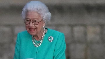 KEHIDUPAN RATU ELIZABETH II