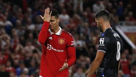 FOTO: Ronaldo Buang-buang Peluang di MU vs Sociedad
