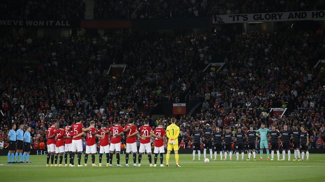 Dua klub Inggris, Arsenal dan Manchester United tak menggelar sesi konferensi pers Liga Europa usai Ratu Elizabeth meninggal dunia.