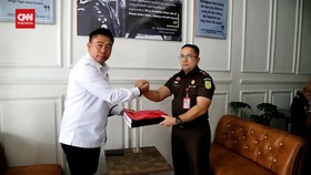 VIDEO: Berkas Perkara Aipda Rudi Penembak Polisi Diserahkan Ke JPU
