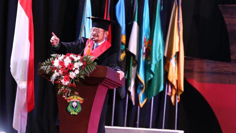 Menteri Pertanian Syahrul Yasin Limpo (Mentan SYL) membawakan orasi dalam Dies Natalis Universitas Hasanuddin (Unhas) ke 66 di Baruga Andi Pangerang Pettarani.