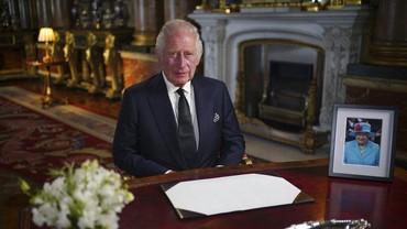 img-title Tak Sangka, Ternyata Raja Charles III Pernah Belajar Al-Quran & Islam