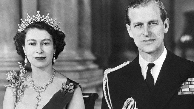 Agresi brutal Israel yang kini meluas dari Jalur Gaza ke Tepi Barat sampai kisah unik Ratu Elizabeth II soal bau ketiak menjadi sorotan berita internasional.