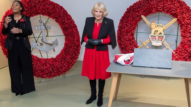 FOTO: Konservatif dan Aman, Gaya Camilla Sang Permaisuri Baru Inggris