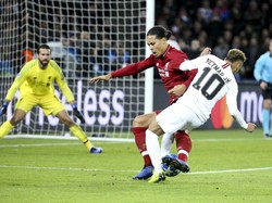 Neymar: Van Dijk Bek Kuat dan Cerdas