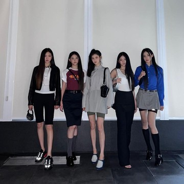 img-title NewJeans Sukses Cetak Rekor Penjualan Album Debut Girl Group Minggu Pertama Tertinggi di Sejarah Hanteo