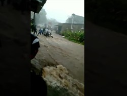 Penampakan Tangerang Selatan Dikepung Banjir