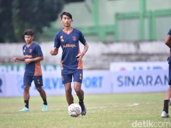 Persela Akhirnya Dapat Poin Perdana, Lini Pertahanan Masih Jadi Sorotan