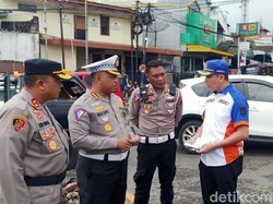 Polisi Olah TKP Kecelakaan Bus-4 Mobil Tewaskan 6 Orang di Wonosobo