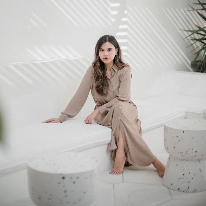 <p>Beberapa waktu lalu, Audi kembali mengunggah perubahan penampilannya, Bunda. Kini, berat badannya sudah kembali seperti saat menikah, yakni 52 kg. (Foto: Instagram: @audimarissa)</p>