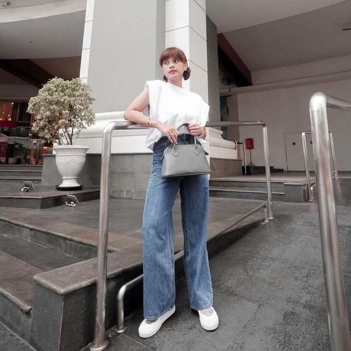 <p>Ternyata ada banyak netizen yang setuju dengan dr. Cissie. Mereka mengatakan Audi terlihat jauh lebih langsing, sehat, dan cantik. (Foto: Instagram: @audimarissa)</p>