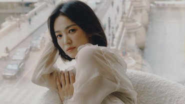 Kepergok Berduaan Lee Min Ho di AS, Song Hye Kyo Asyik Lakukan Hal Ini