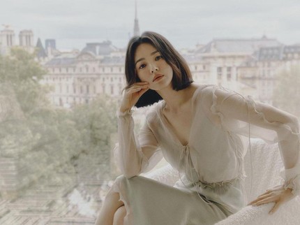 7 Potret Song Hye Kyo Awet Muda di Usia 40 Tahun, Rahasia Cantiknya Bisa Ditiru