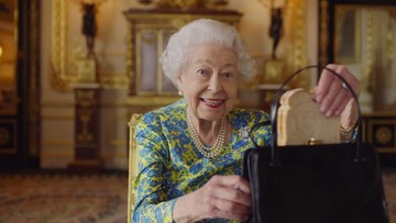 GAYA PARENTING RATU ELIZABETH II