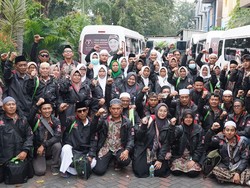 Dukung Ganjar Jadi Presiden, Relawan Lantunkan Doa di Tanah Suci