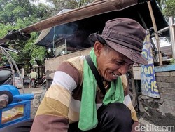 Harapan Tukang Rujak di HUT Sukabumi: Kalau Lagi Jualan, Jangan Dikejar-kejar!