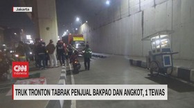 VIDEO: Sopir Cek Peta di HP, Truk Tronton Jalan Mundur, Satu Tewas