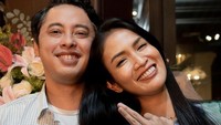 9 Potret 'Badarawuhi KKN Desa Penari' Aulia Sarah Nangis Haru Dilamar Kekasih