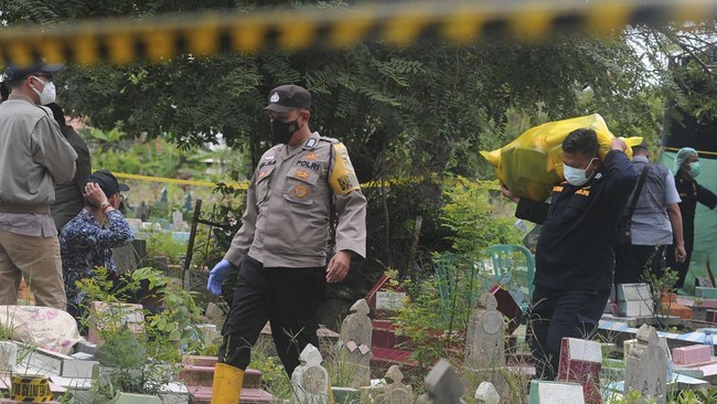 Kapolres Ponorogo membeberkan peran dua tersangka penganiayaan hingga tewas terhadap santri Ponpes Gontor.