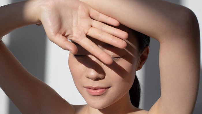 5 Kebiasaan Sehari-hari yang Dapat Perkuat Skin Barrier, Selain Rutin Pakai Skincare