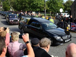 Bukan Mobil Inggris, Ini Mobil Jenazah yang Bawa Ratu Elizabeth II