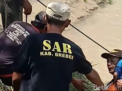Disenggol Truk, Ibu-Balita Penumpang Becak Terlempar ke Sungai Pemali Brebes