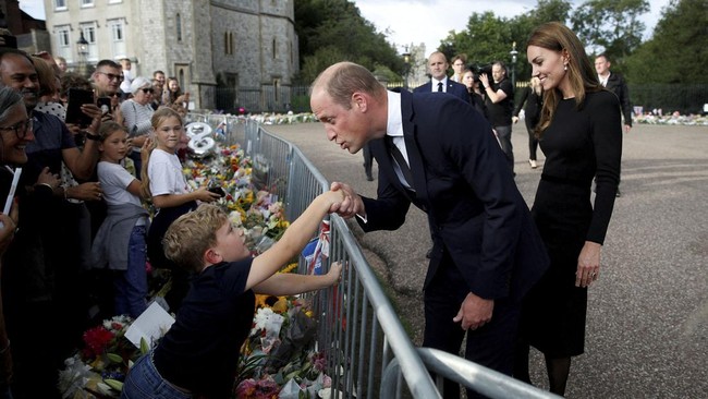 Pangeran William yang kini menjadi pewaris pertama takhta Inggris mendapatkan warisan wilayah Cornwall, seluas 140 ribu hektar yang bernilai US$1,2 miliar.