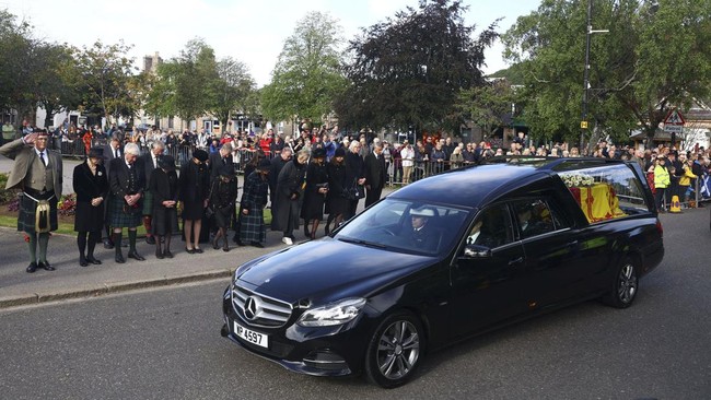 Sekitar 5.000 anggota Ahmadiyah Inggris turut berduka atas kepergian Ratu Elizabeth II yang wafat pada Kamis pekan lalu usai 70 tahun berkuasa.