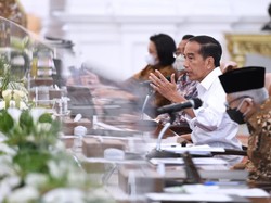 Buntut Panjang Gaya Lama Imigrasi yang Kini Kena Jewer Jokowi