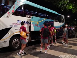 Timnas Hong Kong Tiba Lalu Latihan di Gelora 10 November Surabaya