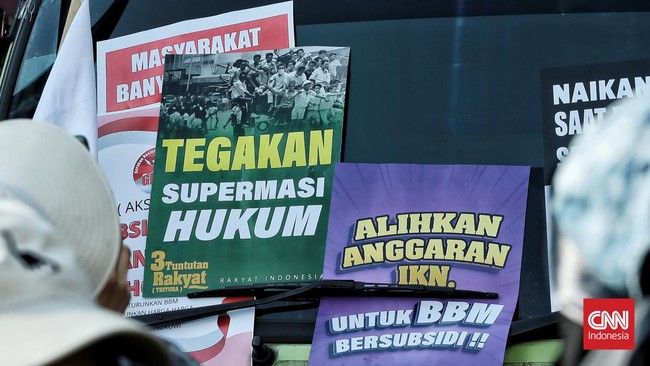 Dalam surat pemberitahuannya ke polisi, massa akan menuntut Tritura: Turunkan Harga BBM, Turunkan harga-harga, Tegakkan keadilan hukum.